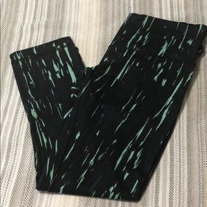 Lululemon leggings size 6